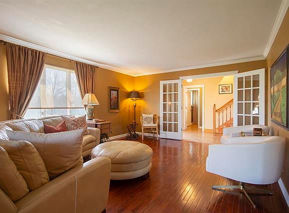 4th image of 340 McIntosh Rd