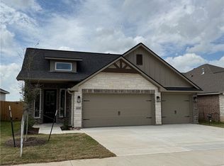 6110 Pocono Dr, College Station, TX 77845