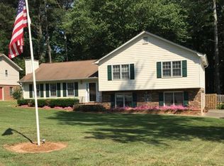5147 Parkview Ct, Lilburn, GA 30047