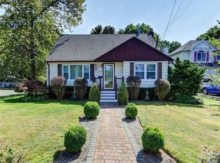 112 Old Commack Rd, Kings Park, NY 11754