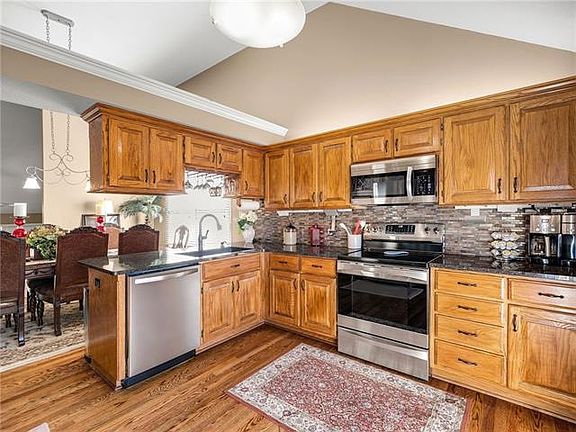 5th image of 7906 NE 75th St