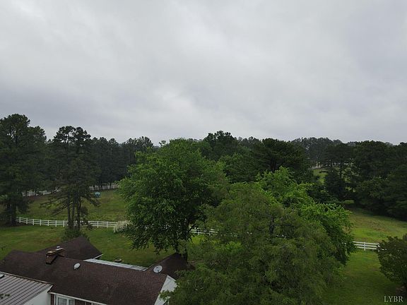5th image of 184 Viewmont Dr