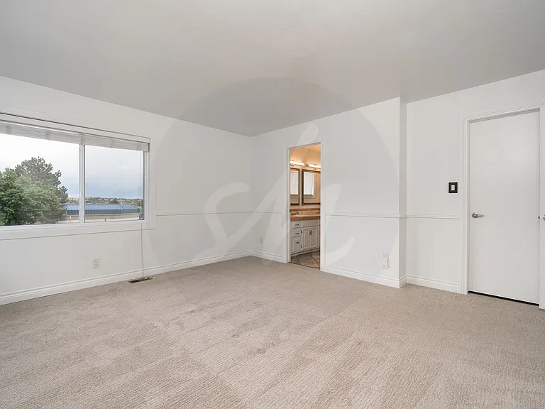 565 Wycliffe Dr — Photo 11