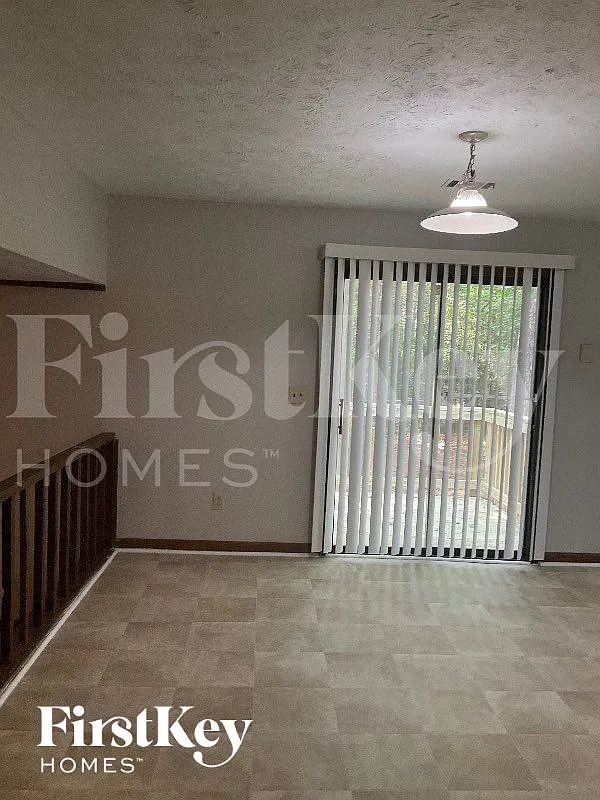 3 bed, 2.5 bath, 1594 sqft, $1,925 — Photo 4