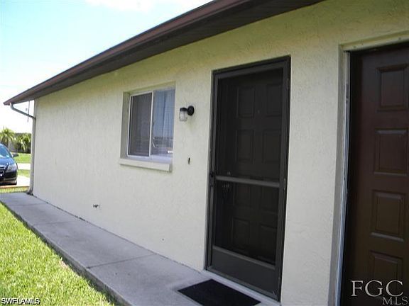 3rd image of 128 SE 16th Pl APT 5