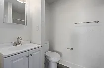 204 E Franklin St #8 — Photo 3