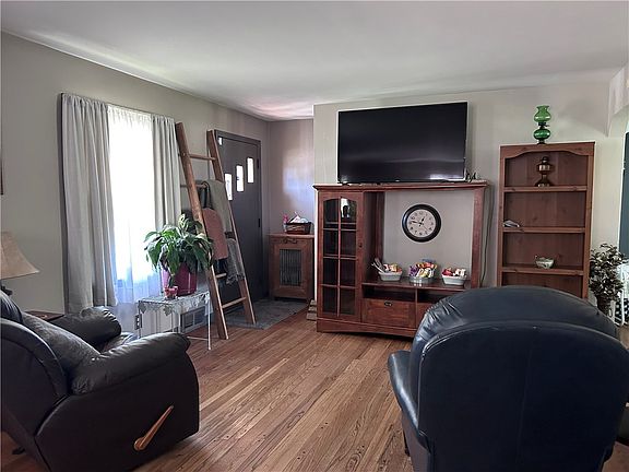 4th image of 1239 Cleveland Ave