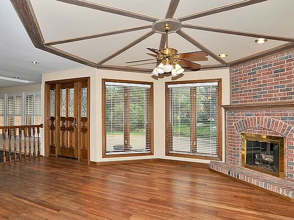 3rd image of 12108 Oakcrest Estates Ct