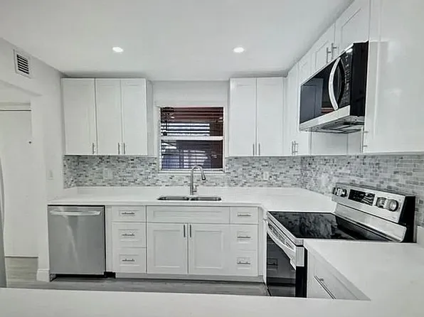 2830 Riverside Dr APT 201-3, Coral Springs, FL 33065