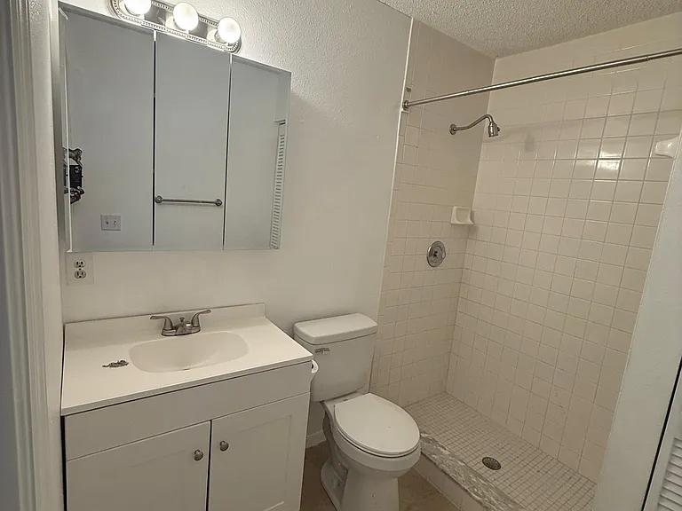 328 Camillia Ln #A — Photo 8