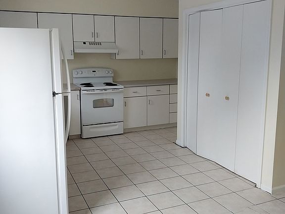 5th image of 219 Grover St #I