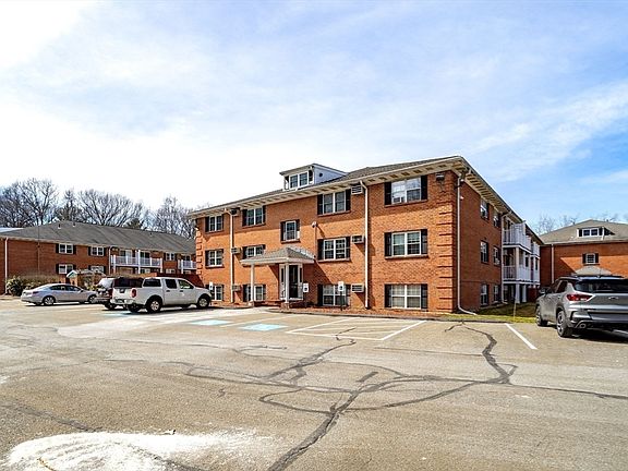 4th image of 36 Leonard Rd Unit 36