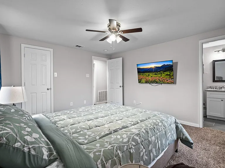 303 Jeanne Ln — Photo 7