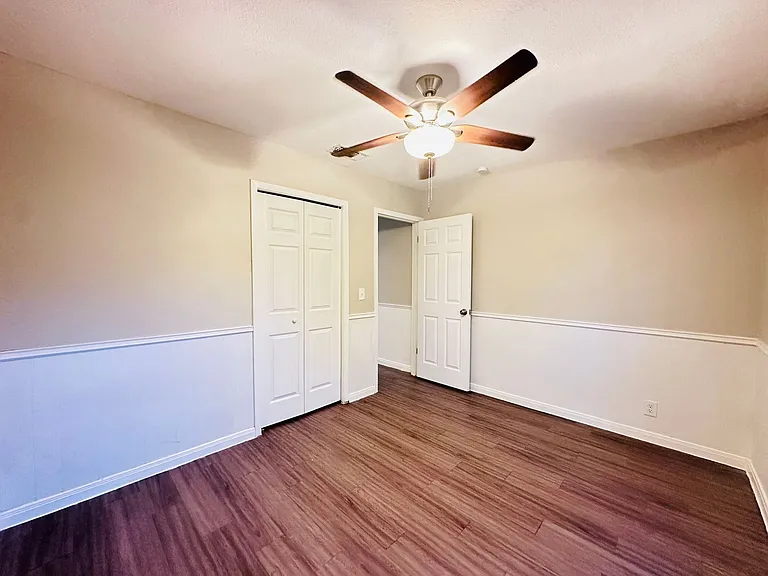 10806 Lazy Oaks Dr — Photo 23