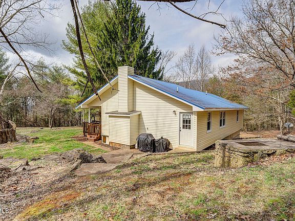 4th image of 135 Earl Williams Rd