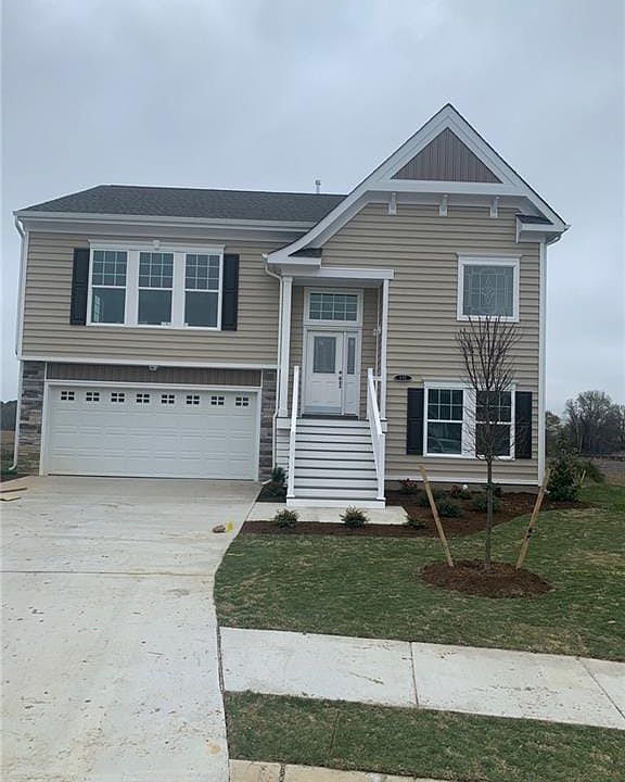 1st image of 132 Corcoran Ln