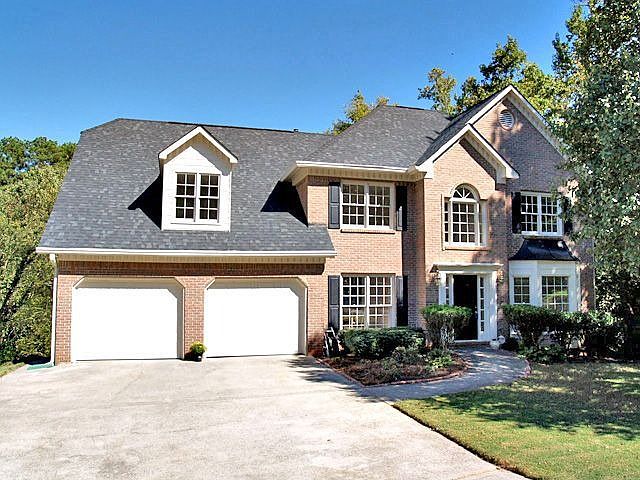 This 6 bed/3.5 bath totally renovated home is in a great community!