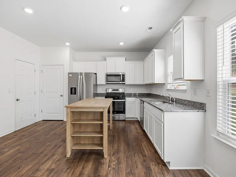 2900 Bogart Ln — Photo 4