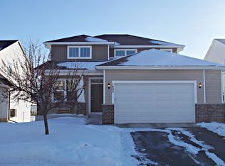 1622 Hackberry Ct, Carver, MN 55315