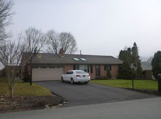 845 Clare Ln, York, PA 17402