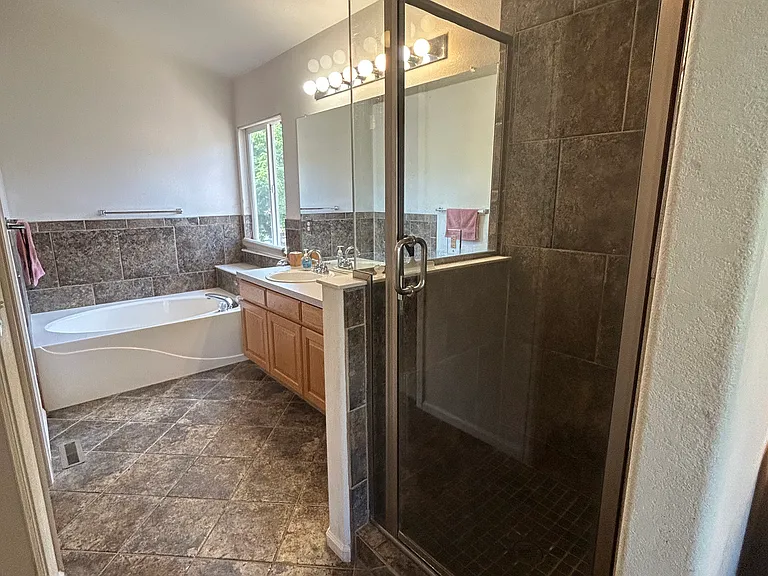 1325 N Ford St — Photo 41