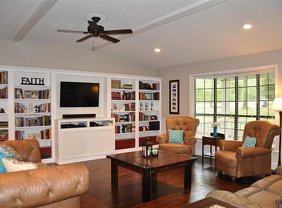 5th image of 10516 Lakeshore Dr