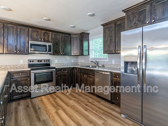 5th image of 112 Walnut Ln