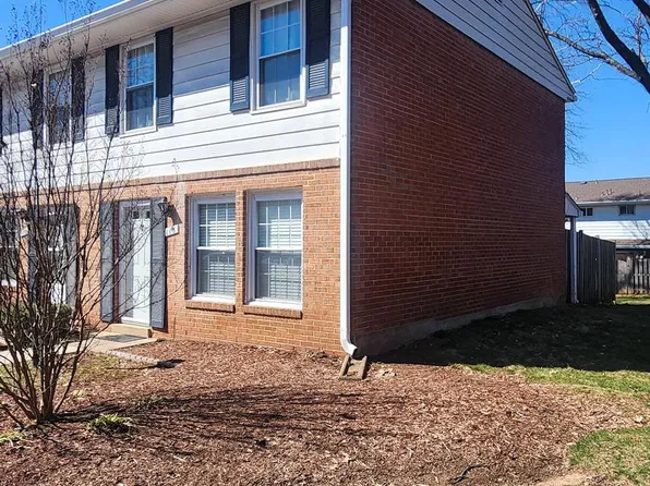 115 N Duke Dr, Sterling, VA 20164