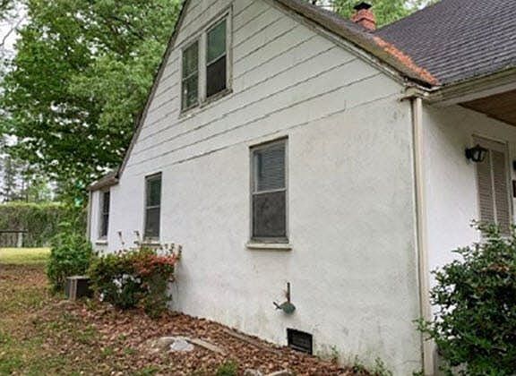 2nd image of 760 Old Oyster Point Rd #8427