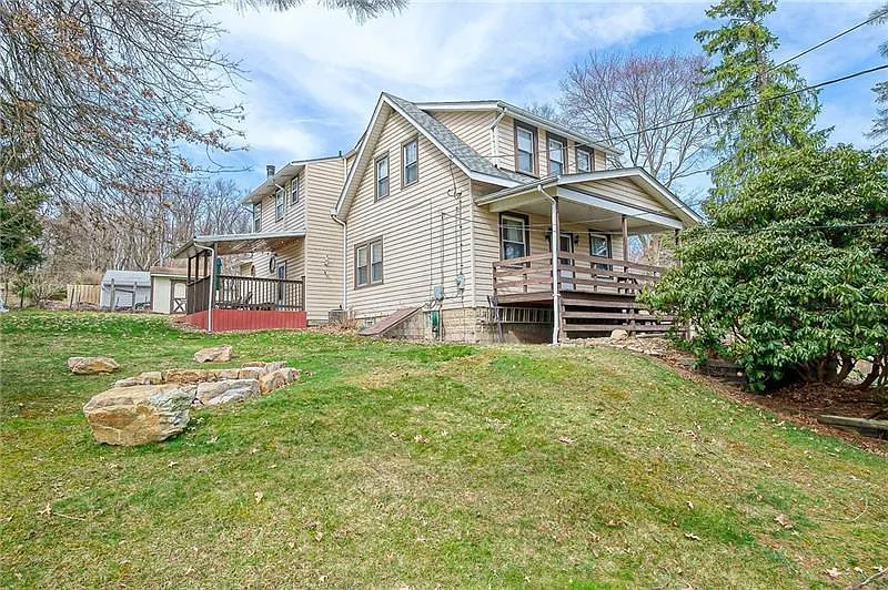 4661 Middle Rd photo 1