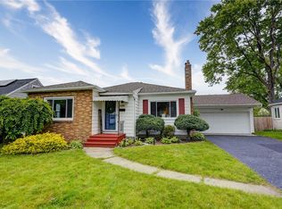 530 Barry Rd, Rochester, NY 14617