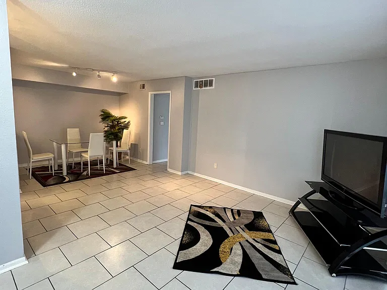 8918 Bissonnet St #307 — Photo 2