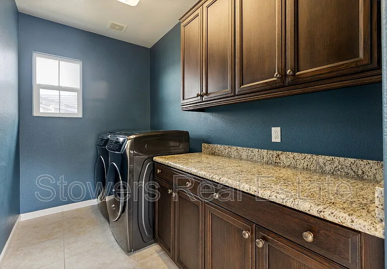 2512 Piccadilly Cir — Photo 31