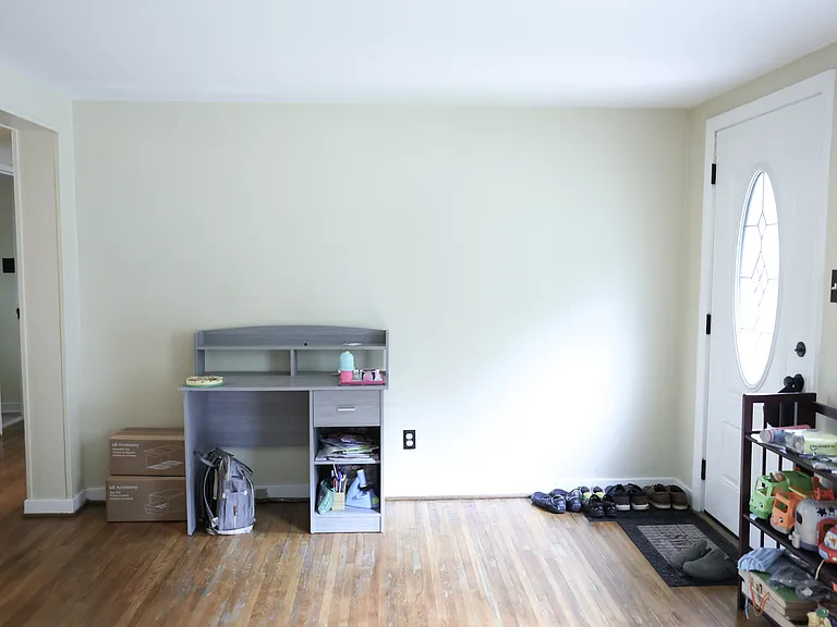 Front Room (Entry)