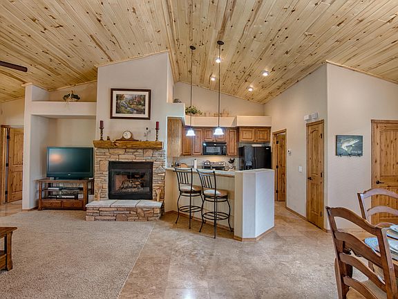 5th image of 360 N Retreat Dr