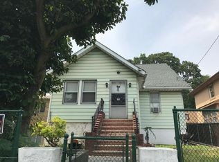 84 Starbuck St, Staten Island, NY 10304