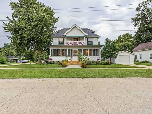 807 E 3rd Ave, Brodhead, WI 53520