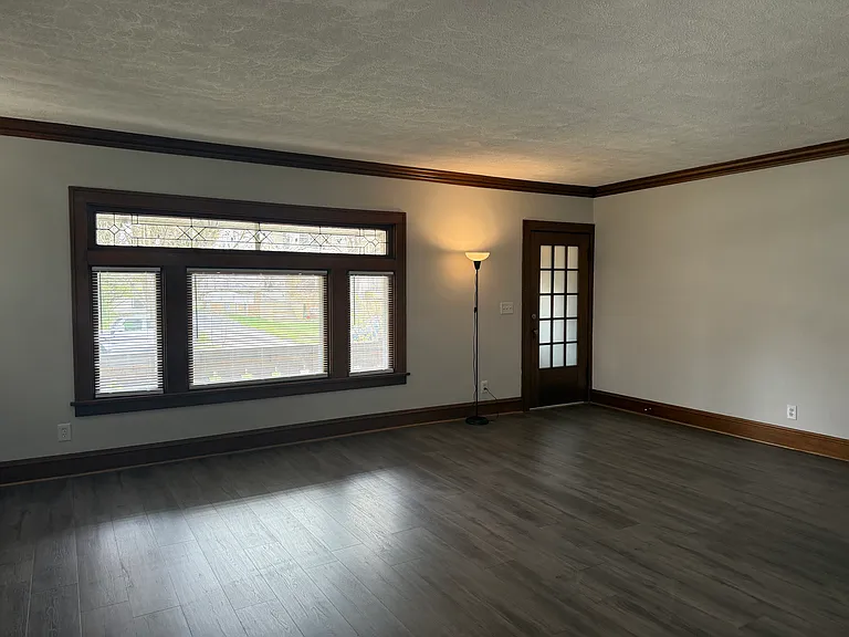 14432 Delaware Ave #B — Photo 6