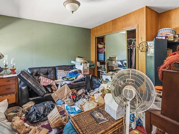 5th image of 380 Ridge Dr
