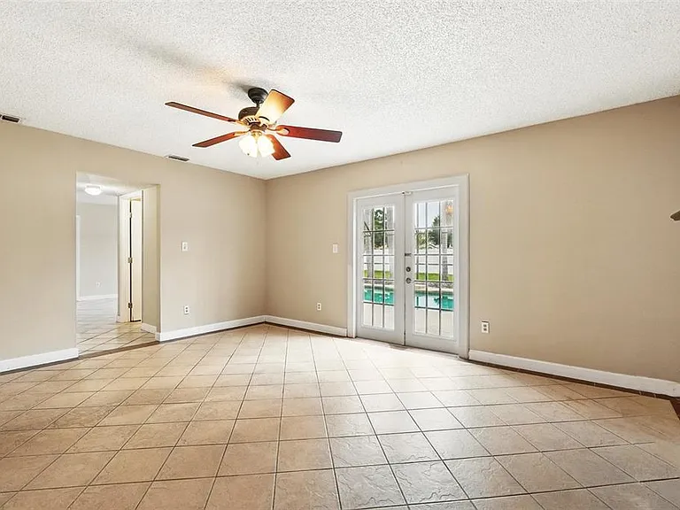 7925 Tumblestone Dr — Photo 11