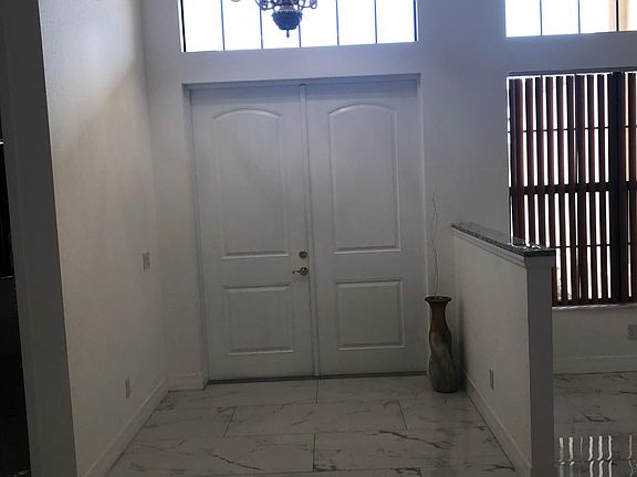 5th image of 4627 SW 14th Pl