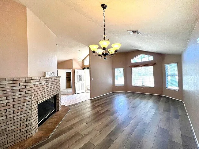 9316 Foxglen Ct — Photo 6