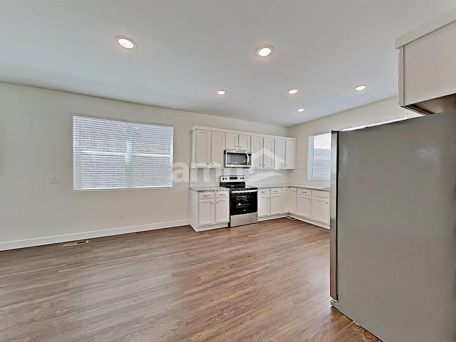 3 bed, 2.5 bath, 1932 sqft, $2,800 — Photo 4