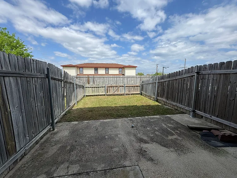 1607 Dugger Circle — Photo 19