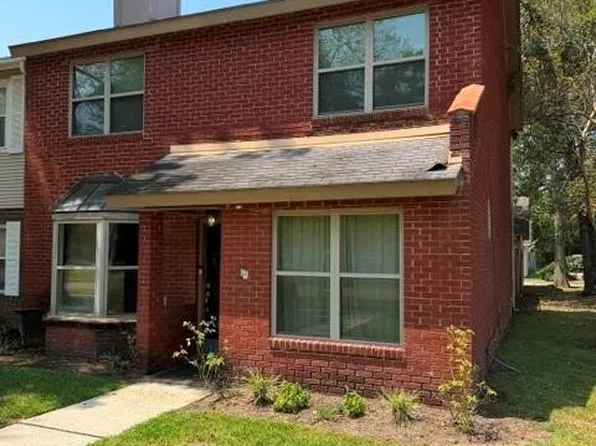 5412 Heatherstone Dr, Baton Rouge, LA 70820