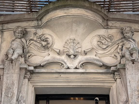 4th image of 76 Irving Pl #B