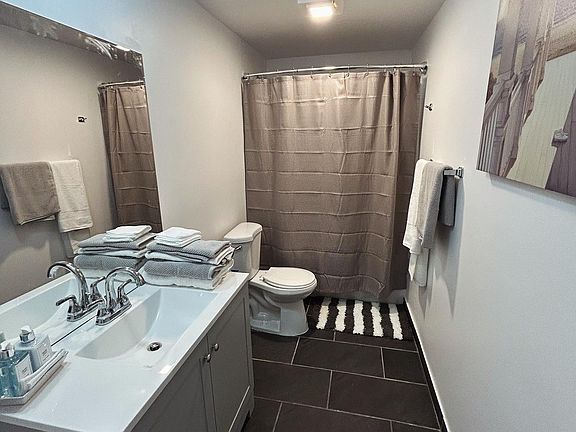 5th image of 137 Washington St #304
