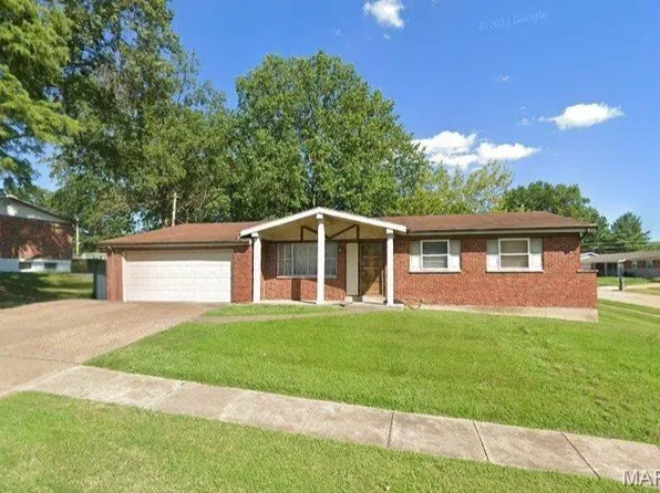 2652 Carousel Dr, Saint Louis, MO 63125