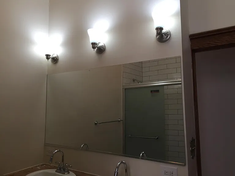 2419 N Kedzie Blvd #3 — Photo 8