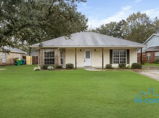 1525 S 9th St, Ocean Springs, MS 39564
